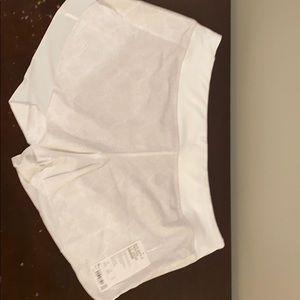 Athletes Run With It 3.5” shorts